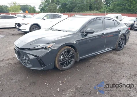 2025 Toyota Camry Xse z USA, uszkodzony, nr VIN 4T1DAACK4SU037318